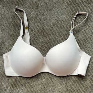 Cream Incredible by Victoria’s Secret Bra